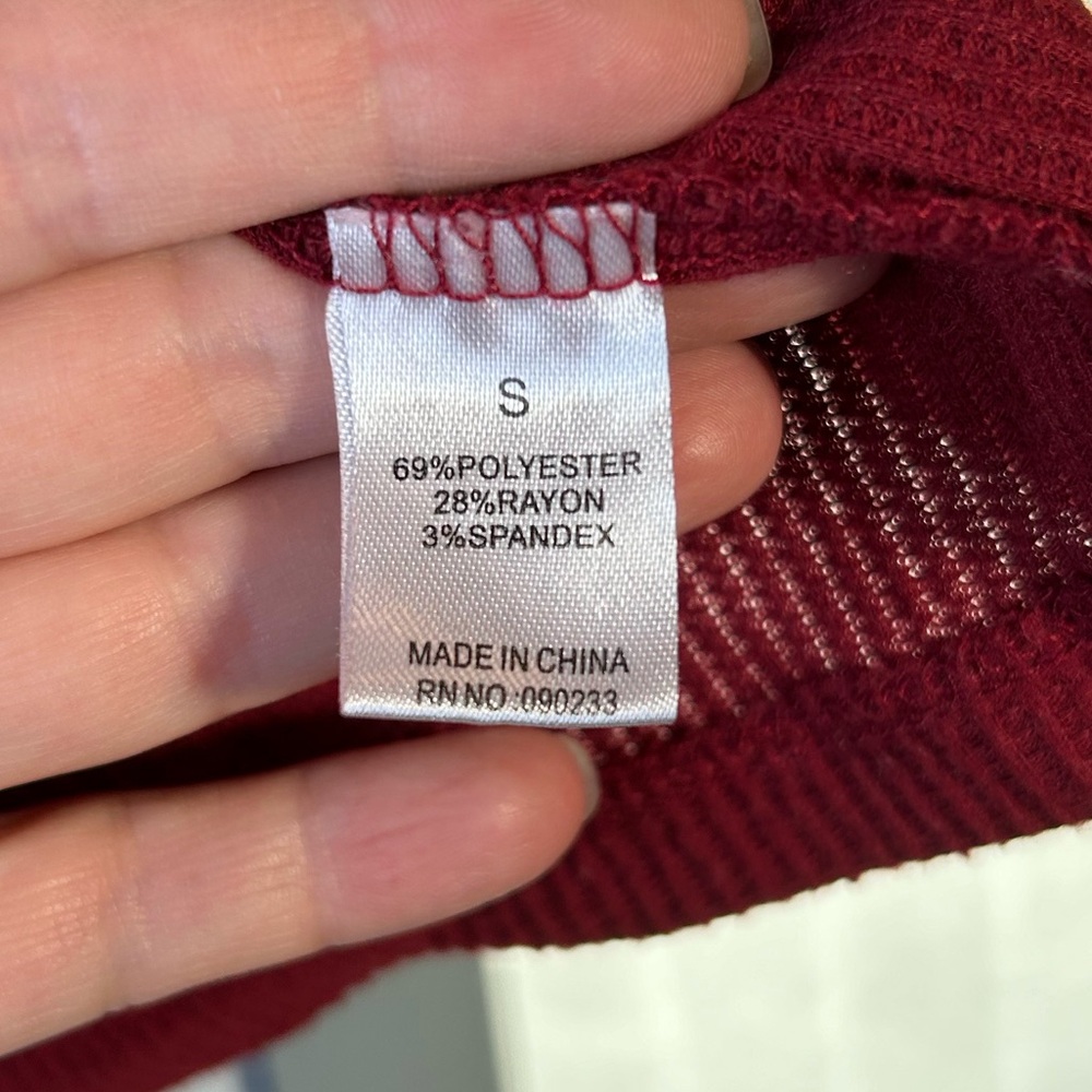 PAC Sun red long sleeve top with front buttons - Picture 4 of 5